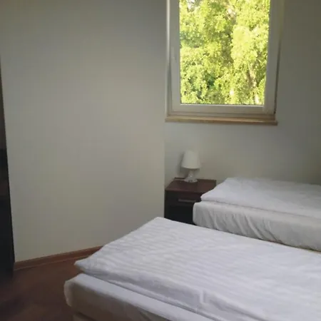 Δωμάτια σε οικογενειακή κατοικία Amber House *