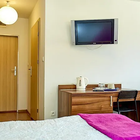 Δωμάτια σε οικογενειακή κατοικία Amber House *